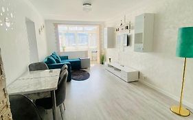 Apartament Tiron în centru orasului
